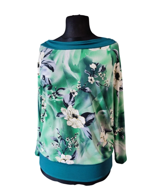 Zielona bluzka kimono z marszczonym dekoltem - wzór w kwiaty